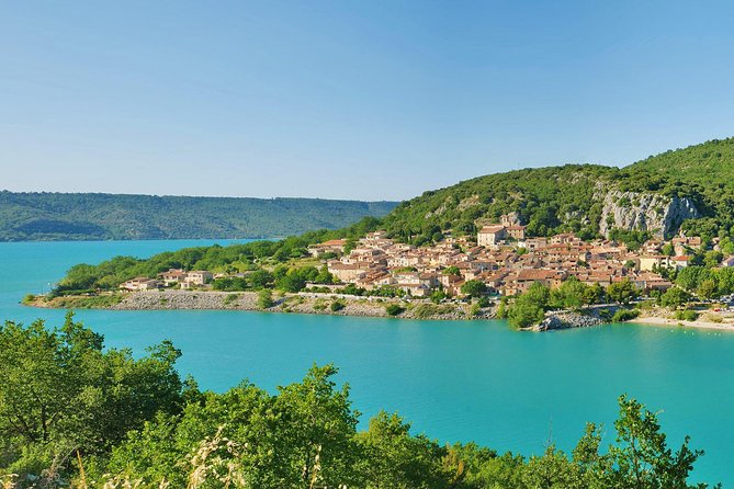 Provence and Lavender - private & Guided Full Day Tour - Lac de Sainte Croix and the Verdon setting