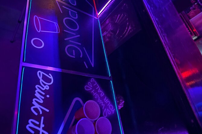 Pub Crawl Nice : Drink, Laugh, Meet the World - A photo stop at Place Masséna