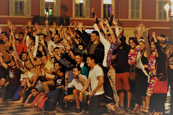 Riviera Bar Crawl Party with Free Shots and VIP Entry - Moving through Nice Old Town
