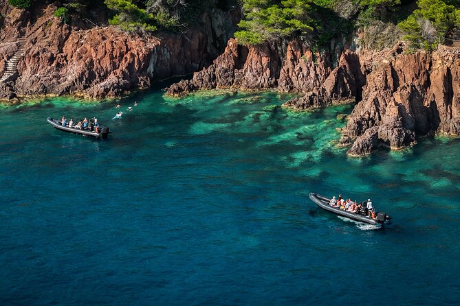 Sea excursion - Estérel Massif by boat - Leaving Port du Béal and crossing Mandelieu Bay