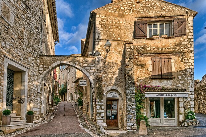 SharedTour to Discover the Pearls of the French Riviera Full Day - Monte Carlo and the Formula 1 circuit