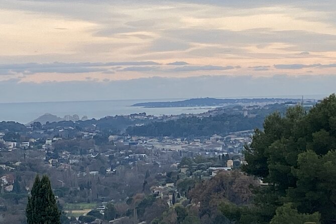 Small-Group Half-Day Tour to St-Paul-de-Vence, Antibes and Cannes from Nice - Traffic, weather, and the reality of a half-day route