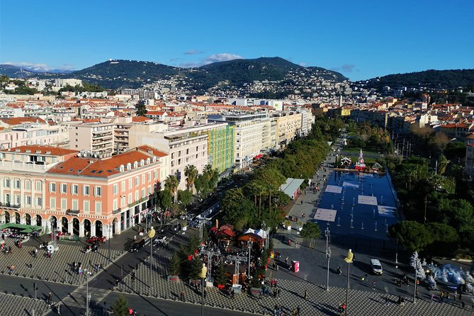 Small-Group Nice Walking Tour of the Old Town with a Local Guide - Small group does not always mean tiny group