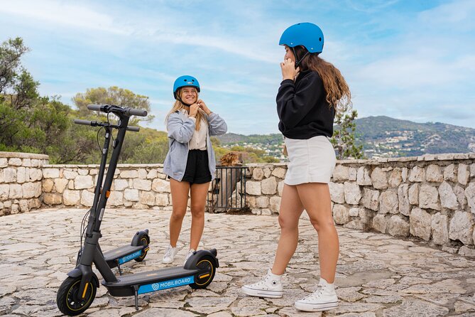 The essentials of Nice by electric scooter 1H30 - A final pass through Place Massena