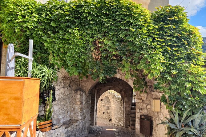Visit of the Medieval Village of Èze - Notre-Dame-de-l’Assomption and its Italian details