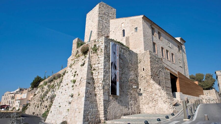 Visit Saint Paul de Vence, Antibes, and Cannes: 7-Hour Tour - Key points at a glance