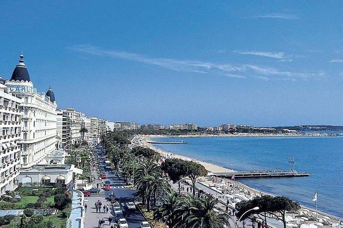 West Coast and Countryside shared & Guided tour from Nice - Cannes and the famous Croisette