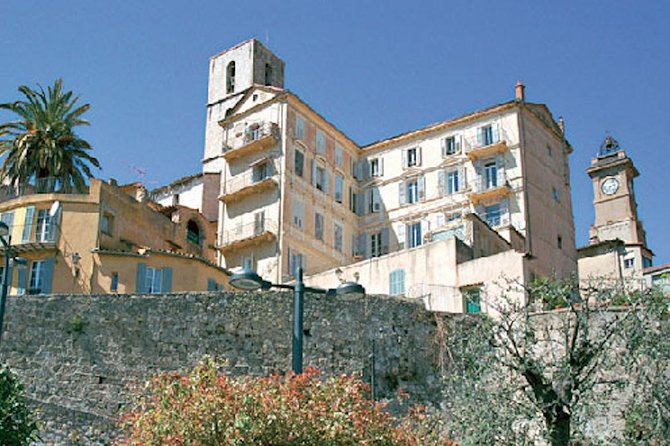 West Coast and Countryside shared & Guided tour from Nice - What the minibus and guide service add