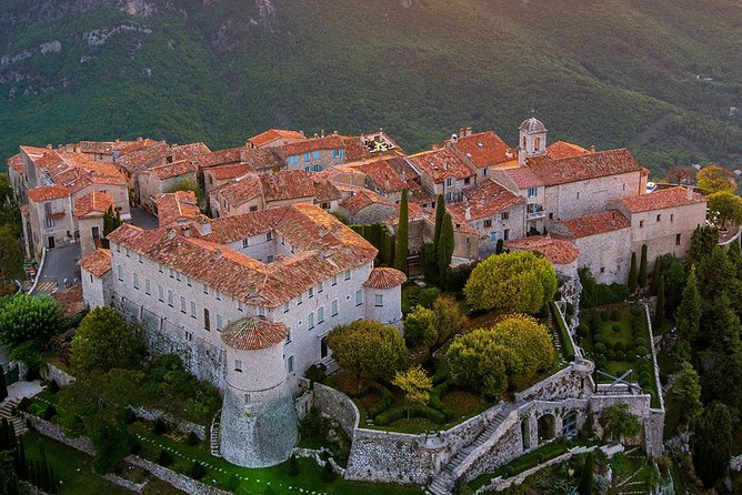 West Coast and Countryside shared & Guided tour from Nice - Saint-Paul de Vence, where art meets medieval stone